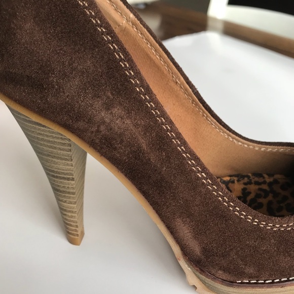 Elegant Brown Suede Women's Heels - Picture 8 of 8